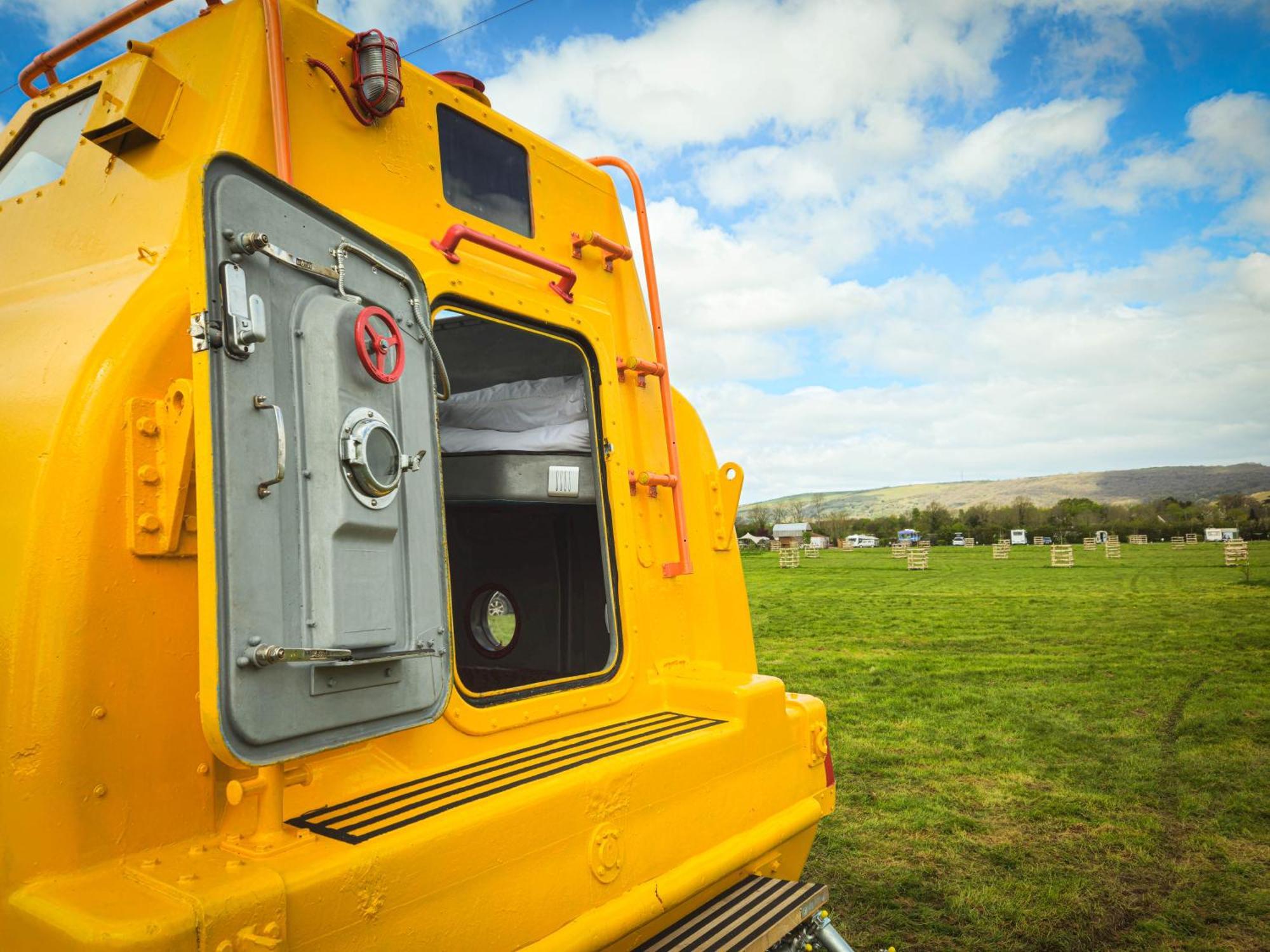 The Yellow Submarine Cheddar Exterior foto